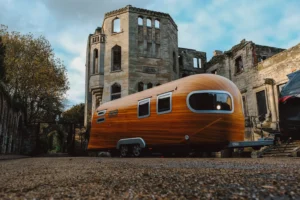 Max Media、動くポッドキャストスタジオ「The Pod」を提供開始