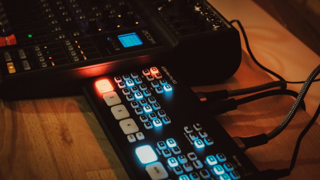 Max Media、動くポッドキャストスタジオ「The Pod」を提供開始