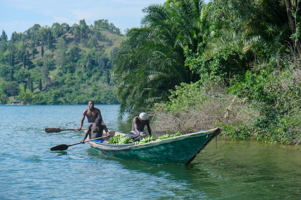 地球を「地元」のように身近に。ポッドキャスト「耳で旅する海外ラジオ『地球地元化計画』」が届ける、ありのままの世界