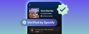 Spotify、ポッドキャスト向け「認証バッジ」を導入。公式番組の識別強化とAI時代の信頼性向上へ